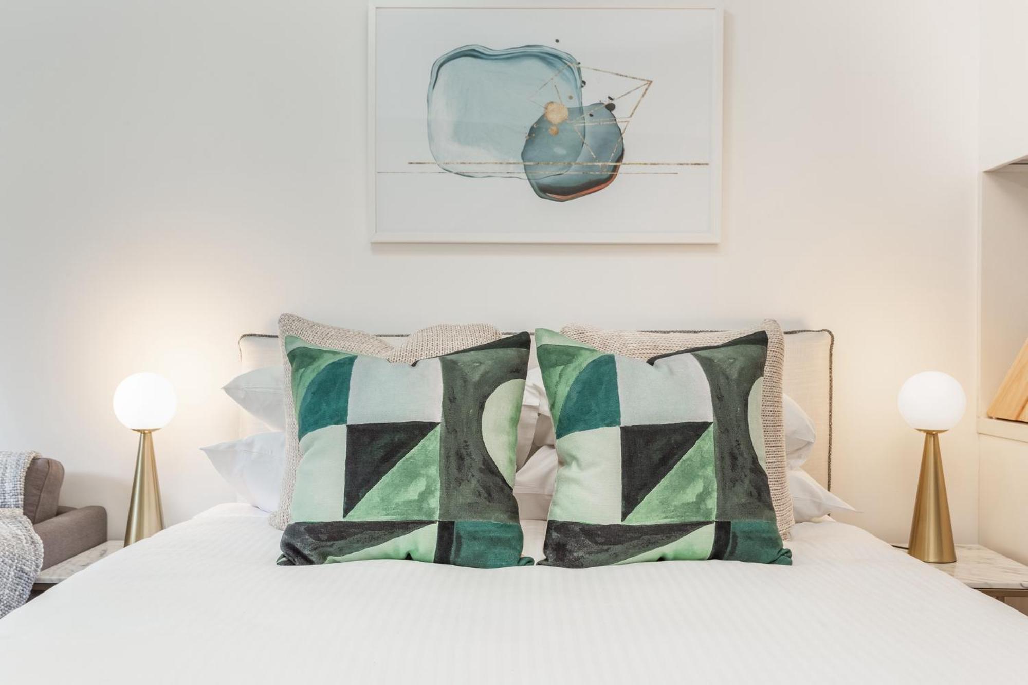 Lovely With Patio 25 Min From Cbd Apartment Sydney